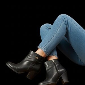 Bandolino Black Leather Ankle Booties Block Heel Zip Boots Size 10